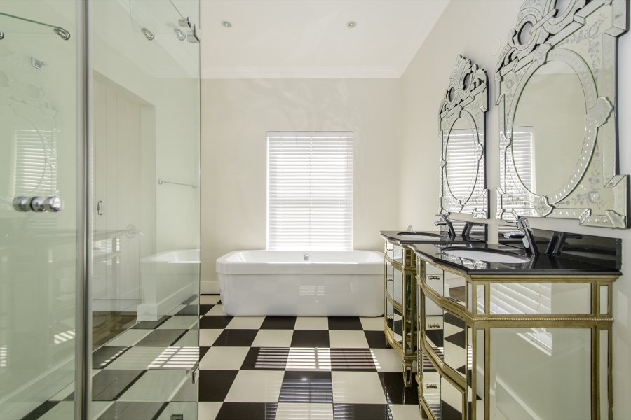 4 Bedroom Property for Sale in Val De Vie Estate Western Cape